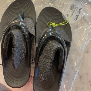 OOFOS Black Sandals